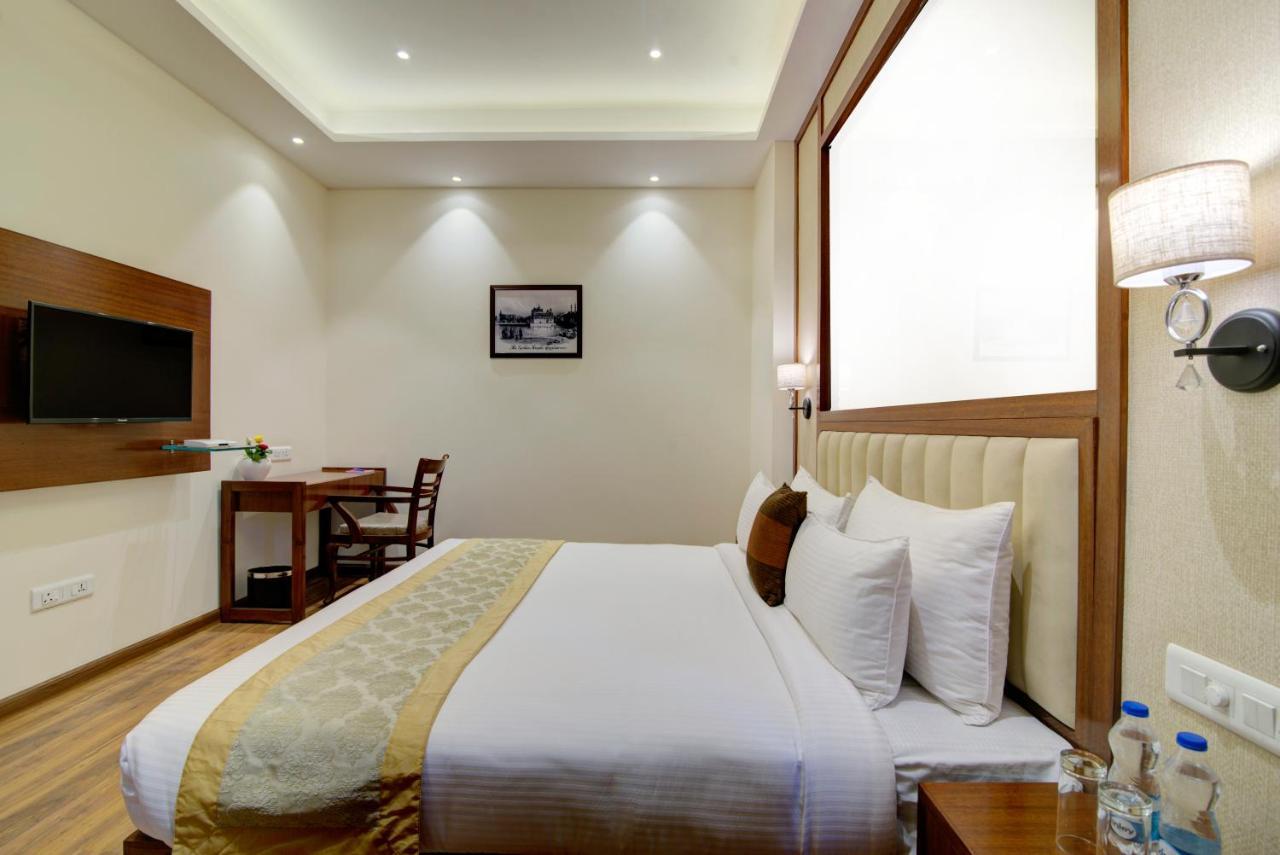 Amritara Sadka Amritsar Hotel Exterior photo